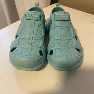 Munchkin by Stride Rite water shoes Size 11